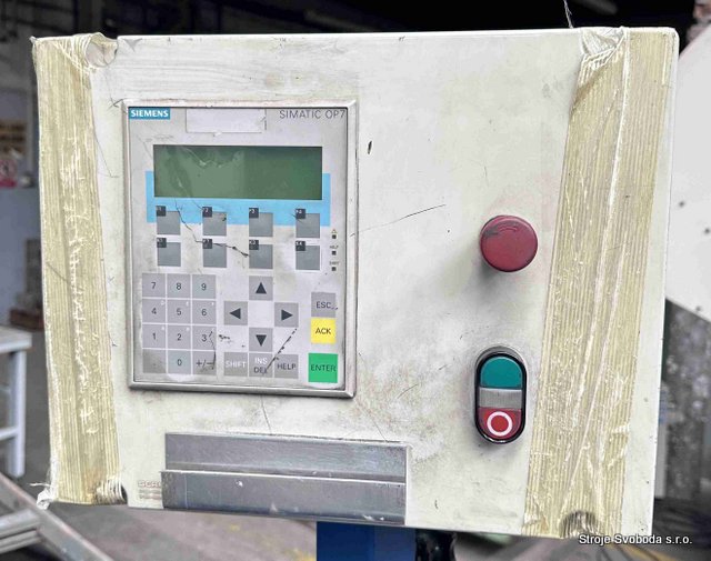 Hydraulická ohýbačka plechů OHP-2-6/8 (Hydraulicka ohybacka plechu OHP-2-6-8 (3).jpg)